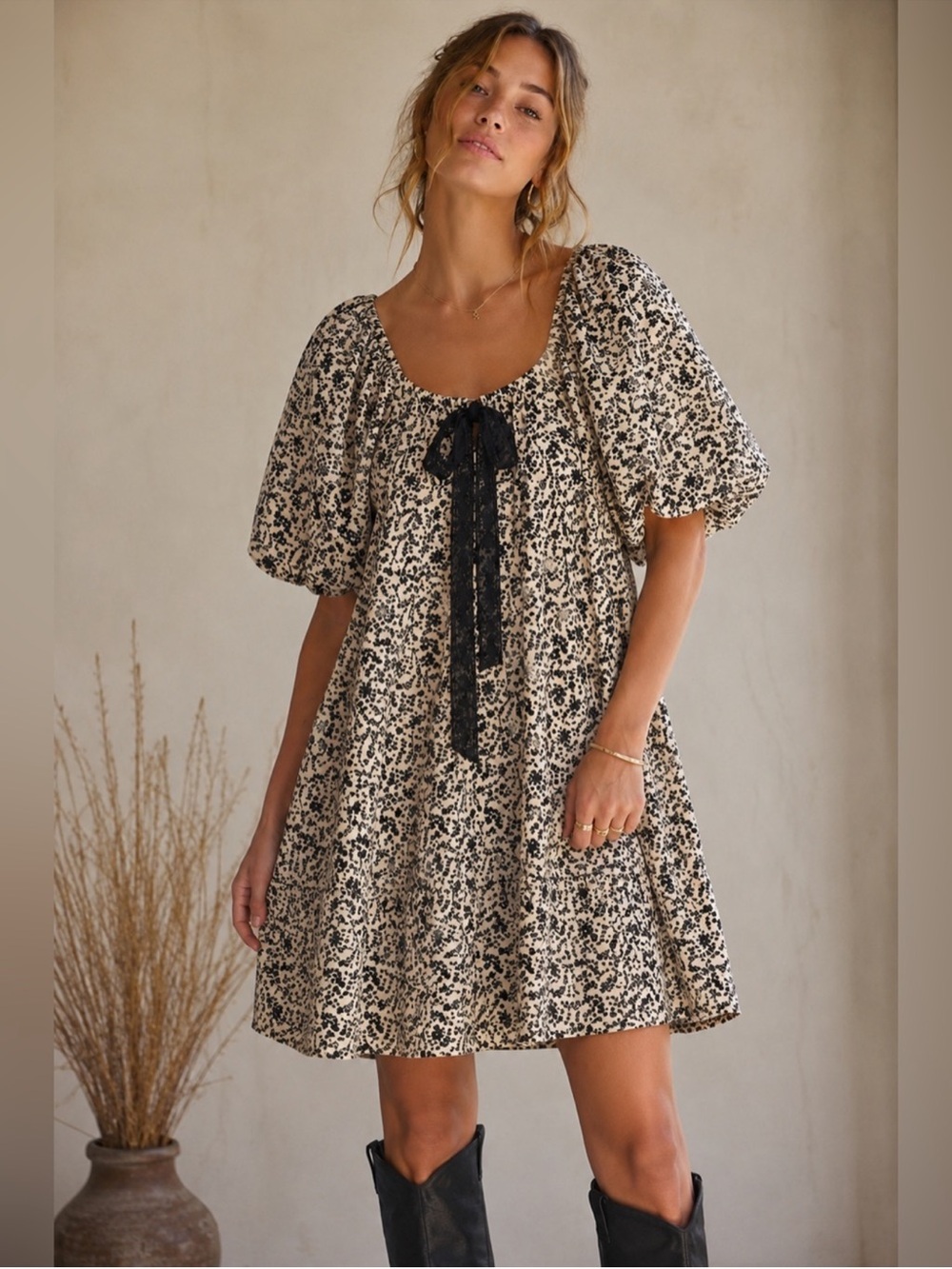 Umgee Cream & Black Floral Puff-Sleeve Mini Dress
NWT! Never worn!
